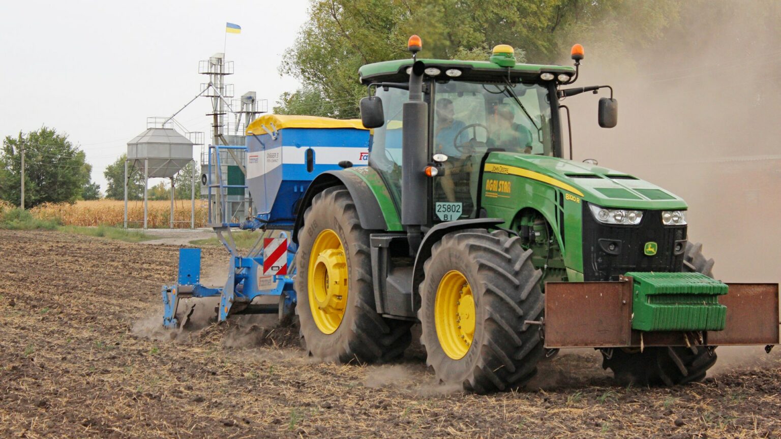 hloubkovy kypric digger 3 fert compact 03